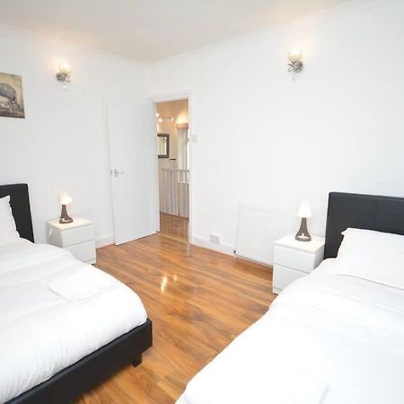 4 Bedroom House In East Лондон Экстерьер фото